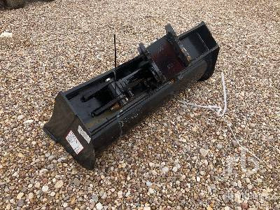 32 IN Tilting (Unused) - Excavator bucket: picture 3 32 IN Tilting (Unused) - Excavator bucket: picture 3