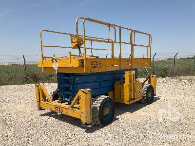 EMC PE15 4x4 Diesel - Scissor lift: picture 1 EMC PE15 4x4 Diesel - Scissor lift: picture 1