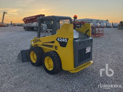 GEHL SL4240 - Skid steer loader: picture 2 GEHL SL4240 - Skid steer loader: picture 2