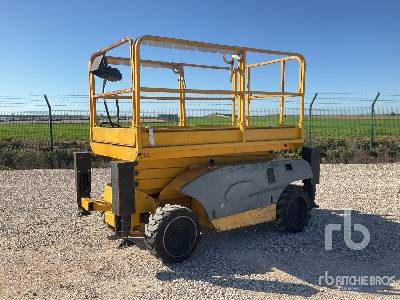 HAULOTTE COMPACT 10DX 4x4 Diesel - Scissor lift: picture 1 HAULOTTE COMPACT 10DX 4x4 Diesel - Scissor lift: picture 1