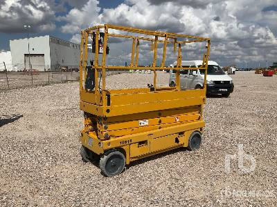 HAULOTTE COMPACT 10N - Scissor lift: picture 3 HAULOTTE COMPACT 10N - Scissor lift: picture 3