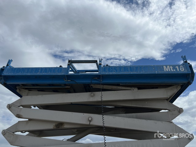 2001 Genie GS-5390 Scissor Lift - Scissor lift: picture 5 2001 Genie GS-5390 Scissor Lift - Scissor lift: picture 5