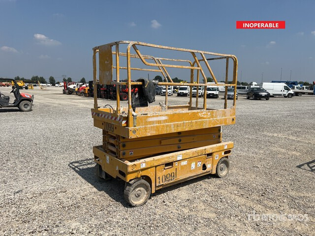 2006 Haulotte Compact 10 Electric (Inoperable) Scissor Lift - Scissor lift: picture 1 2006 Haulotte Compact 10 Electric (Inoperable) Scissor Lift - Scissor lift: picture 1