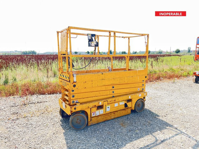 2006 Haulotte Compact 10N Electric (Inoperable) Scissor Lift - Scissor lift: picture 1 2006 Haulotte Compact 10N Electric (Inoperable) Scissor Lift - Scissor lift: picture 1