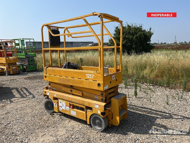 2006 Haulotte Optimum 8 Electric (Inoperable) Scissor Lift - Scissor lift: picture 2 2006 Haulotte Optimum 8 Electric (Inoperable) Scissor Lift - Scissor lift: picture 2