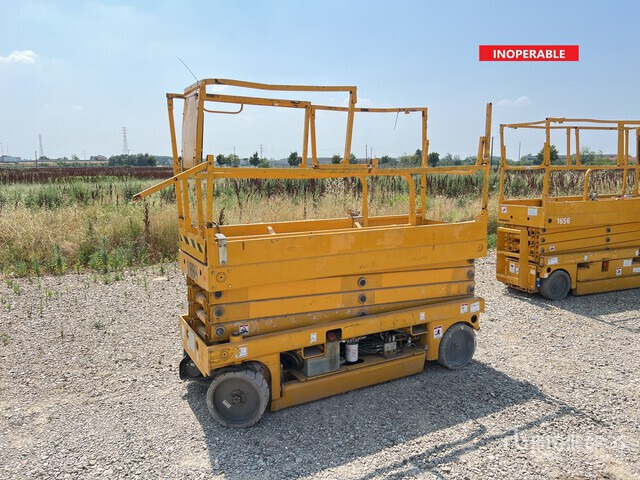 2007 Haulotte Compact 10N Electric (Inoperable) Scissor Lift - Scissor lift: picture 1 2007 Haulotte Compact 10N Electric (Inoperable) Scissor Lift - Scissor lift: picture 1