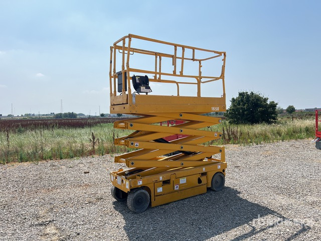 2007 Haulotte Compact 10N Electric Scissor Lift - Scissor lift: picture 1 2007 Haulotte Compact 10N Electric Scissor Lift - Scissor lift: picture 1