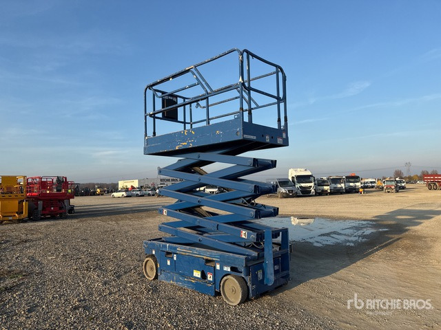 2008 Haulotte Compact12 Electric Scissor Lift - Scissor lift: picture 3 2008 Haulotte Compact12 Electric Scissor Lift - Scissor lift: picture 3