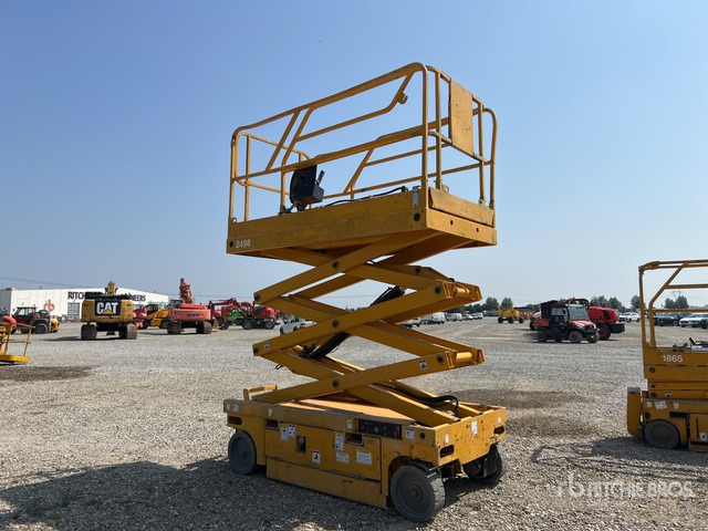2009 Haulotte Compact 8W NT Electric Scissor Lift - Scissor lift: picture 1 2009 Haulotte Compact 8W NT Electric Scissor Lift - Scissor lift: picture 1