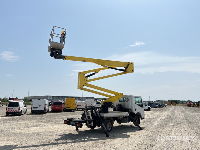 2011 Renault Maxity 2011 Socage DA320 20 m on Bucket Truck - Truck mounted aerial platform: picture 4 2011 Renault Maxity 2011 Socage DA320 20 m on Bucket Truck - Truck mounted aerial platform: picture 4