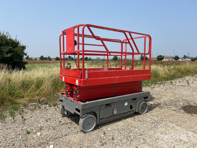 2012 Haulotte Compact 10 Electric (Inoperable) Scissor Lift - Scissor lift: picture 4 2012 Haulotte Compact 10 Electric (Inoperable) Scissor Lift - Scissor lift: picture 4
