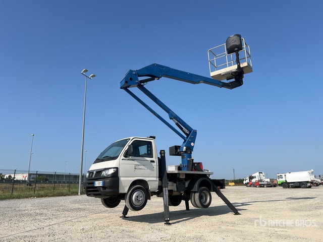 2012 Piaggio Porter 2012 Socage A314 14 m on Bucket Truck - Truck mounted aerial platform: picture 1 2012 Piaggio Porter 2012 Socage A314 14 m on Bucket Truck - Truck mounted aerial platform: picture 1