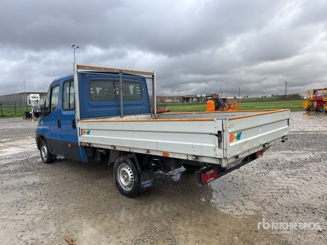 2015 Iveco Daily 33-110 Crew Cab (Inoperable) Flatbed Truck - Dropside/ Flatbed truck: picture 3 2015 Iveco Daily 33-110 Crew Cab (Inoperable) Flatbed Truck - Dropside/ Flatbed truck: picture 3
