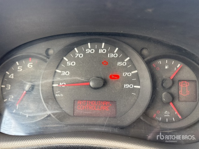 2017 Nissan NV400 Crew Cab Flatbed Truck - Dropside/ Flatbed truck: picture 3 2017 Nissan NV400 Crew Cab Flatbed Truck - Dropside/ Flatbed truck: picture 3