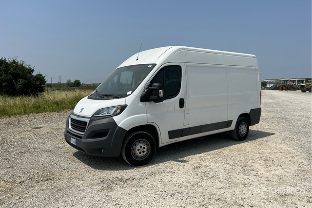 2017 Peugeot Boxer 333 L2H2 2.0 BLUEHDI 130CV Van Truck - Small van: picture 2 2017 Peugeot Boxer 333 L2H2 2.0 BLUEHDI 130CV Van Truck - Small van: picture 2