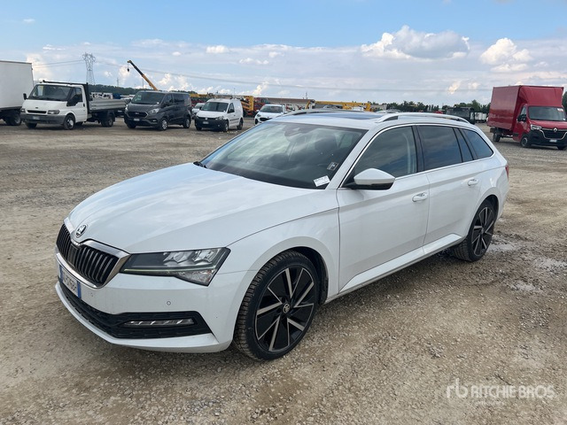 2020 Skoda Superb Wagon 2.0 TDI EVO 150CV EXECUTIVE Automobile - Car: picture 2 2020 Skoda Superb Wagon 2.0 TDI EVO 150CV EXECUTIVE Automobile - Car: picture 2