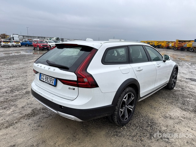 2021 Volvo V90 CROSS COUNTRY SW B4 D AUTO CC P ... Station Wagon - Estate car: picture 3 2021 Volvo V90 CROSS COUNTRY SW B4 D AUTO CC P ... Station Wagon - Estate car: picture 3