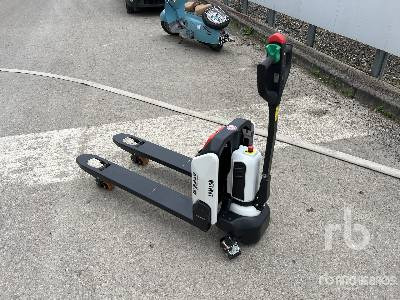 BOBCAT LPM15N Electric (Unused) - Pallet truck: picture 2 BOBCAT LPM15N Electric (Unused) - Pallet truck: picture 2