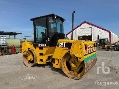 CAT 434D - Road roller: picture 2 CAT 434D - Road roller: picture 2