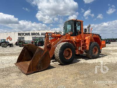 DAEWOO MEGA 300-V - Wheel loader: picture 1 DAEWOO MEGA 300-V - Wheel loader: picture 1