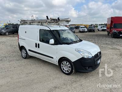 FIAT DOBLO CARGO 1.6 MTJ 16V 105CV SX E6 - Box truck: picture 4 FIAT DOBLO CARGO 1.6 MTJ 16V 105CV SX E6 - Box truck: picture 4