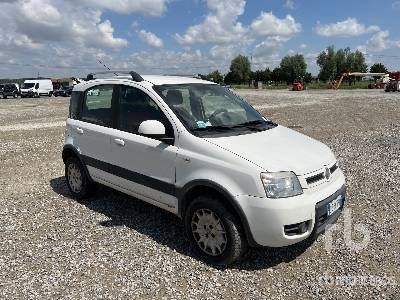 FIAT PANDA 4x4 - Car: picture 4 FIAT PANDA 4x4 - Car: picture 4