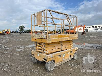 HAULOTTE COMPACT12 Electric (Inoperable) - Scissor lift: picture 3 HAULOTTE COMPACT12 Electric (Inoperable) - Scissor lift: picture 3