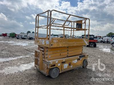 HAULOTTE COMPACT12 Electric (Inoperable) - Scissor lift: picture 5 HAULOTTE COMPACT12 Electric (Inoperable) - Scissor lift: picture 5