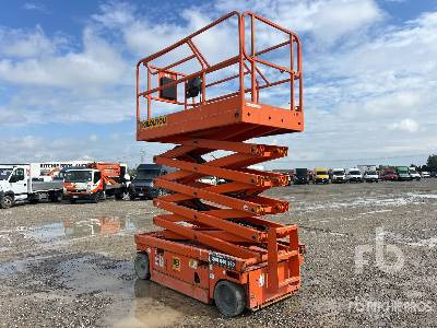 HAULOTTE COMPACT12 Electric - Scissor lift: picture 3 HAULOTTE COMPACT12 Electric - Scissor lift: picture 3