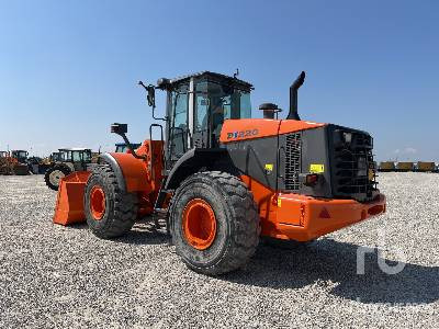 HITACHI ZW220 - Wheel loader: picture 2 HITACHI ZW220 - Wheel loader: picture 2