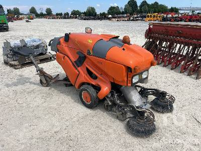 - Industrial sweeper: picture 4 - Industrial sweeper: picture 4