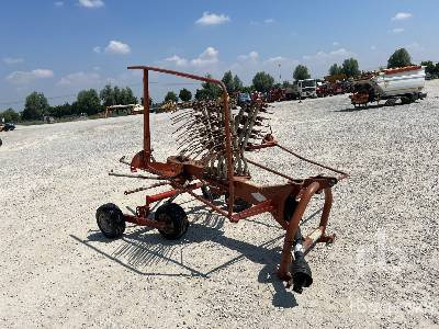 KUHN GA381GM - Tedder/ Rake: picture 4 KUHN GA381GM - Tedder/ Rake: picture 4