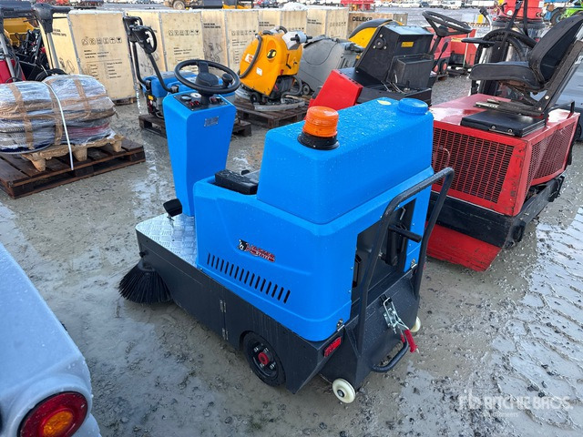 Kaster WE-1200 Broom Tractor - Road sweeper: picture 2 Kaster WE-1200 Broom Tractor - Road sweeper: picture 2