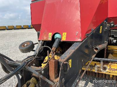Round baler NEW HOLLAND BB960: picture 8