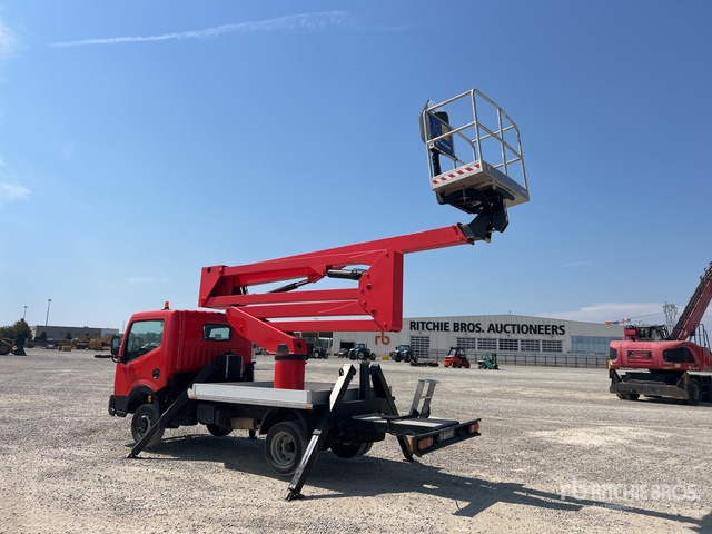 Nissan Bucket Truck - Truck mounted aerial platform: picture 3 Nissan Bucket Truck - Truck mounted aerial platform: picture 3