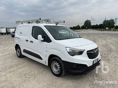 OPEL COMBO CARGO 1.5 DIESEL 100CV EDITION ... - Box truck: picture 4 OPEL COMBO CARGO 1.5 DIESEL 100CV EDITION ... - Box truck: picture 4