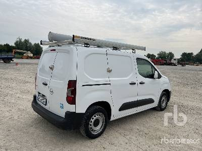 OPEL COMBO CARGO 1.5 DIESEL 100CV EDITION ... - Box truck: picture 3 OPEL COMBO CARGO 1.5 DIESEL 100CV EDITION ... - Box truck: picture 3
