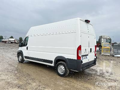 PEUGEOT BOXER 435 L3H3 2.0 BLUEHDI 160CV - Box truck: picture 2 PEUGEOT BOXER 435 L3H3 2.0 BLUEHDI 160CV - Box truck: picture 2