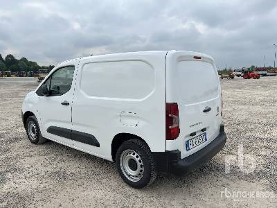 PEUGEOT PARTNER L1 BLUEHDI 75CV PREMIUM - Box truck: picture 2 PEUGEOT PARTNER L1 BLUEHDI 75CV PREMIUM - Box truck: picture 2