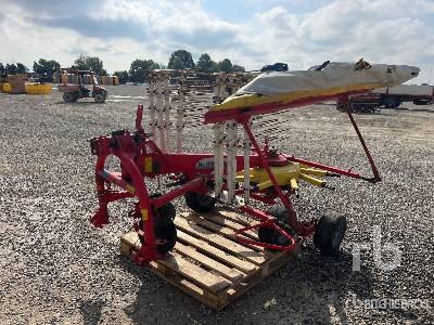 POETTINGER EUROTOP 380N - Tedder/ Rake: picture 3 POETTINGER EUROTOP 380N - Tedder/ Rake: picture 3