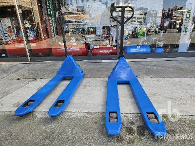 Quantity of (2) - Pallet truck: picture 2 Quantity of (2) - Pallet truck: picture 2