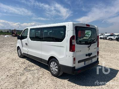 RENAULT TRAFIC 9 seats - Box truck: picture 2 RENAULT TRAFIC 9 seats - Box truck: picture 2