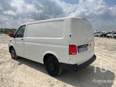 VOLKSWAGEN TRANSPORTER 2.0 TDI BlueMotion SCR 81kW 5-speed - Box truck: picture 2 VOLKSWAGEN TRANSPORTER 2.0 TDI BlueMotion SCR 81kW 5-speed - Box truck: picture 2