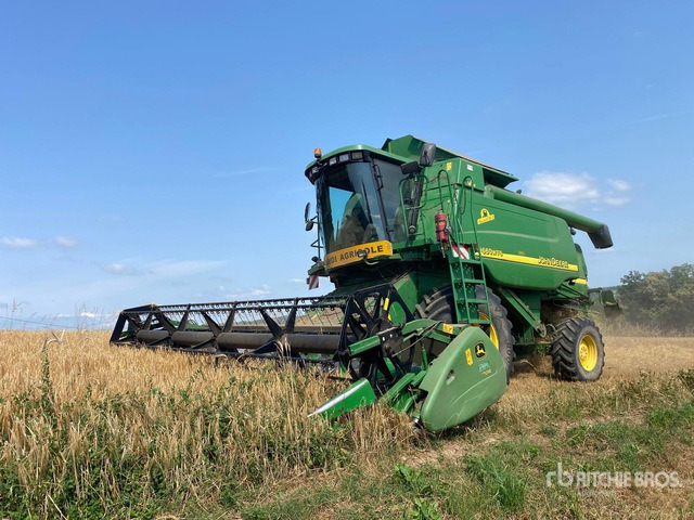 2004 John Deere 9660 WTS Hillmaster II with header and header trailer ... Combine Harvester - Flail mower/ Mulcher: picture 1 2004 John Deere 9660 WTS Hillmaster II with header and header trailer ... Combine Harvester - Flail mower/ Mulcher: picture 1