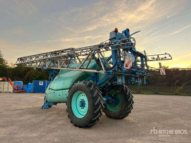 2008 Berthoud Tenor 55-60 DP Tronic 42 m High Clearance Pulverisate ... Pull-Type Sprayer - Trailed sprayer: picture 4 2008 Berthoud Tenor 55-60 DP Tronic 42 m High Clearance Pulverisate ... Pull-Type Sprayer - Trailed sprayer: picture 4