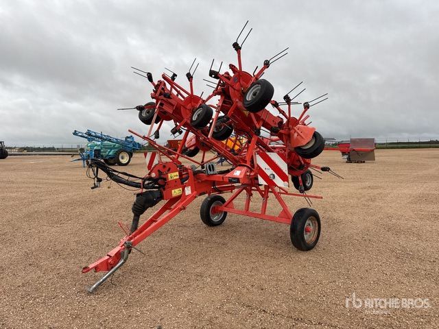 2011 Kuhn GF8702T 8.7 m 3-Point 8 Rotor Faneuse Hay Tedder - Tedder/ Rake: picture 1 2011 Kuhn GF8702T 8.7 m 3-Point 8 Rotor Faneuse Hay Tedder - Tedder/ Rake: picture 1