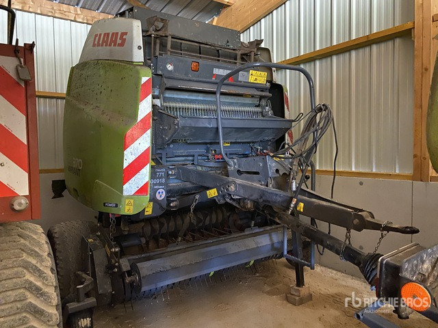 2014 Claas Variant 370 Presse A Balles Rondes 1 Essieu Round Baler - Round baler: picture 2 2014 Claas Variant 370 Presse A Balles Rondes 1 Essieu Round Baler - Round baler: picture 2