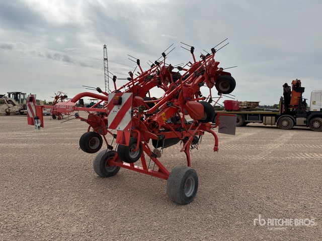 2014 Kuhn GF 10802 T G2 10.8 m 2-Point 10 Rotor Faneuse Hay Tedder - Tedder/ Rake: picture 3 2014 Kuhn GF 10802 T G2 10.8 m 2-Point 10 Rotor Faneuse Hay Tedder - Tedder/ Rake: picture 3