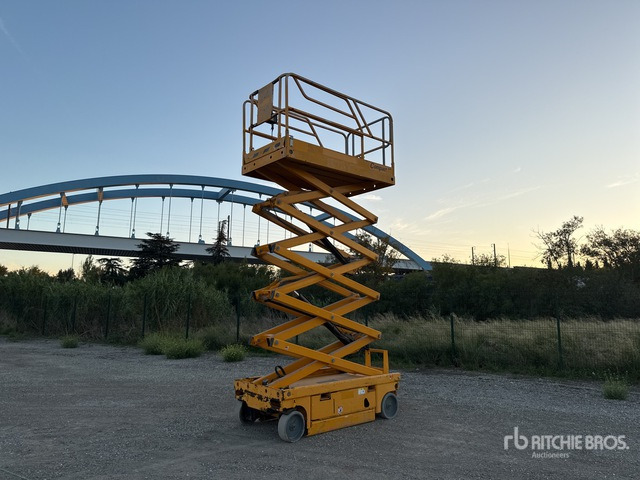 2015 Haulotte Compact12 Nacelle Ciseaux Electrique Electric Scissor Lift - Scissor lift: picture 4 2015 Haulotte Compact12 Nacelle Ciseaux Electrique Electric Scissor Lift - Scissor lift: picture 4