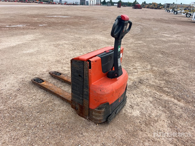 2017 Toyota LWE160 1600 kg Electric (Inoperable) Pallet Jack - Pallet truck: picture 4 2017 Toyota LWE160 1600 kg Electric (Inoperable) Pallet Jack - Pallet truck: picture 4